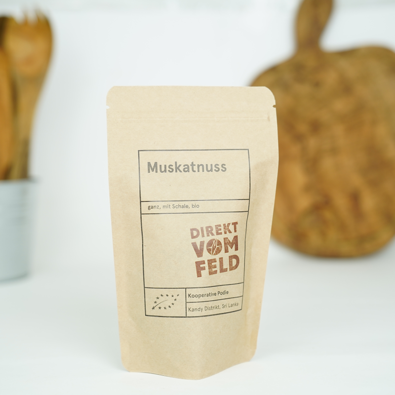 Muskatnuss, ganz mit Schale Muskatnuss, ganz mit Schale